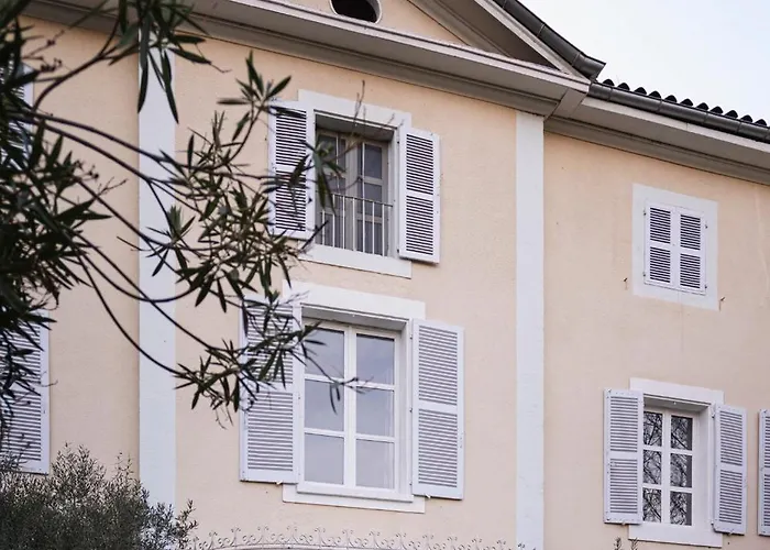 Château De Chaulnes 3*